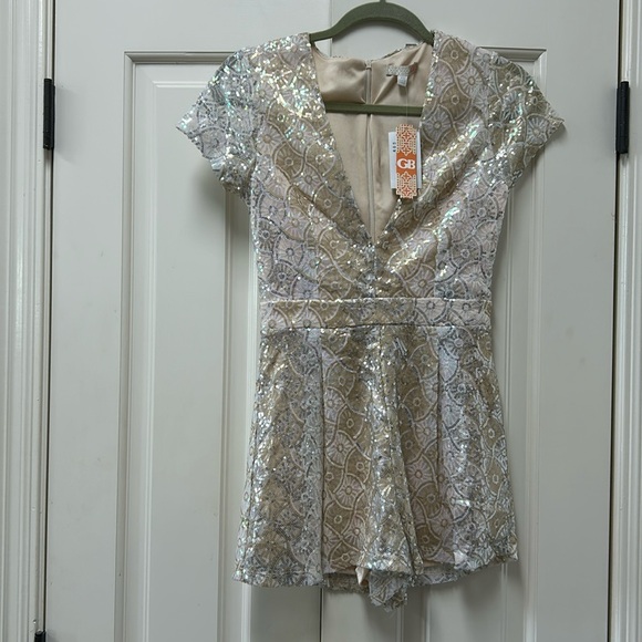 Gianni Bini NWT ivory sequin romper size XS - Picture 1 of 4